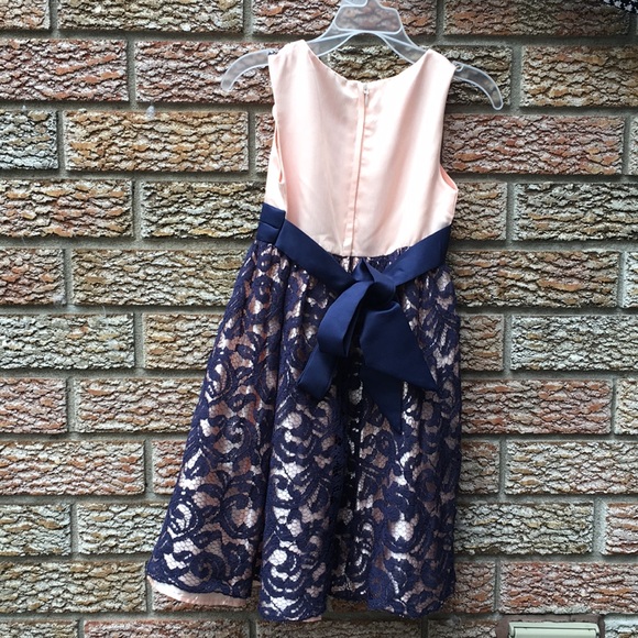 Beautiful children’s fancy dress - Picture 2 of 2